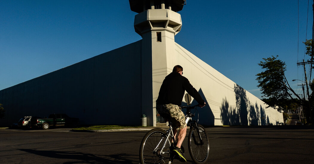 Inmate Dies at N.Y. Prison as Corrections Officers’ Strike Continues