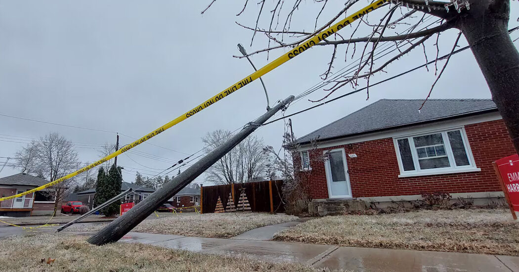 Storm Leaves About 300,000 Without Power in Great Lakes Region